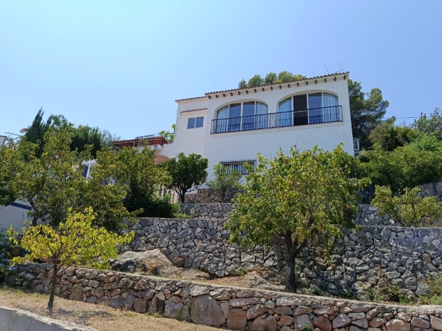 Villa for sale in Ador