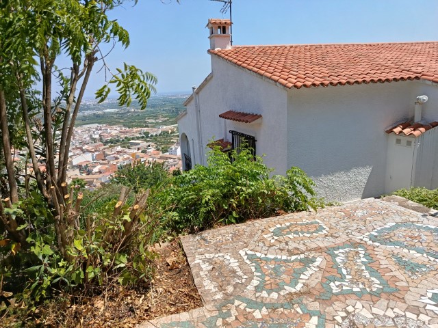 Villa for sale in Ador
