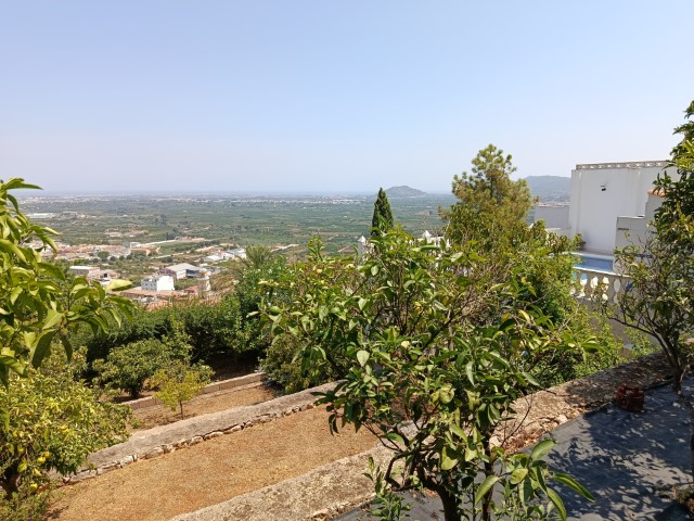 Villa for sale in Ador
