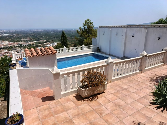 Villa for sale in Ador
