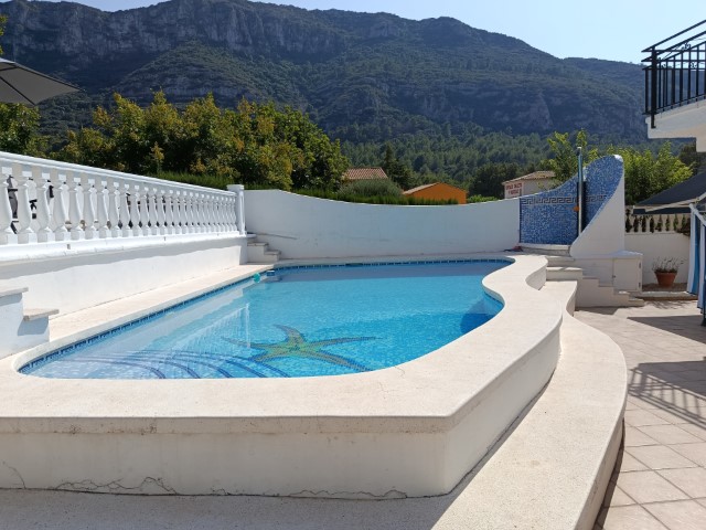 Villa for sale in La Drova