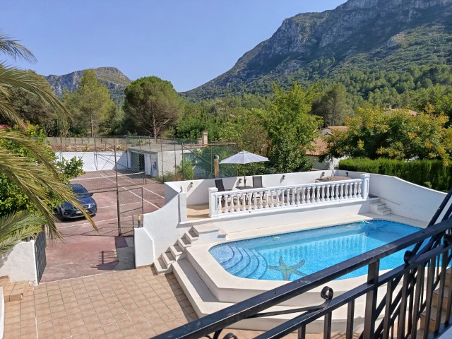 Villa for sale in La Drova