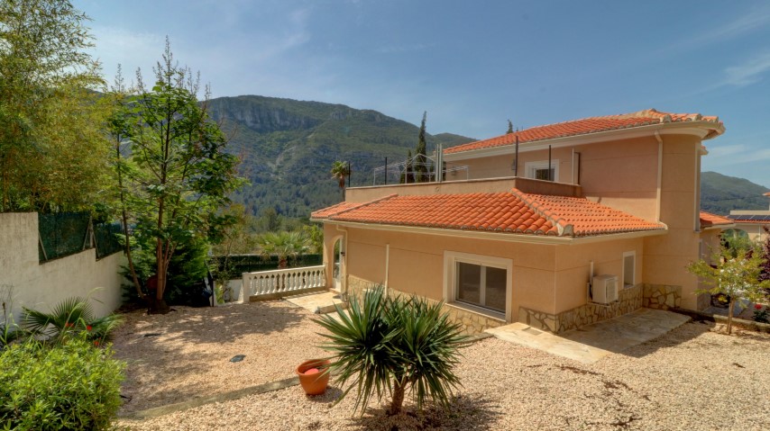 Villa for sale in La Drova