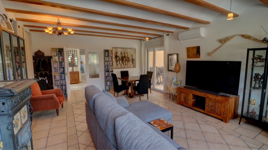 Villa for sale in La Drova