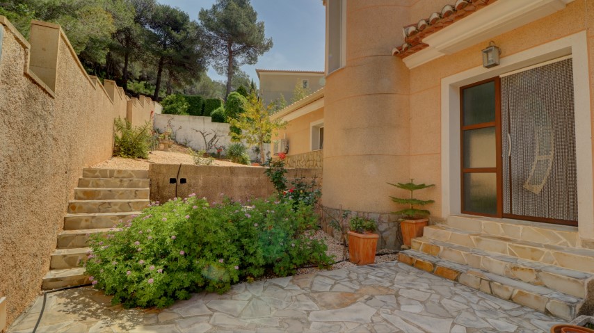 Villa for sale in La Drova